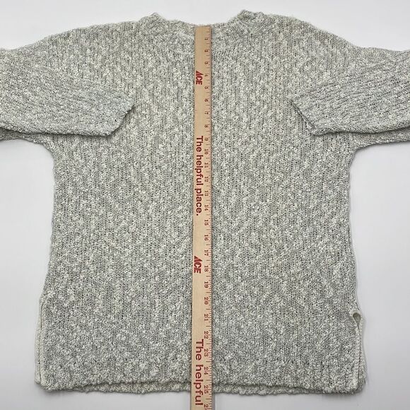 Vintage Gray Thackery sweater  - Picture 4 of 7